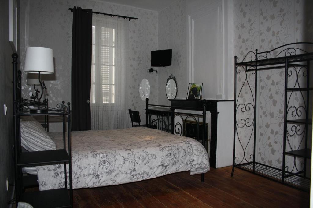 Le Medoc De Maxou Bed & Breakfast Lamarque Room photo