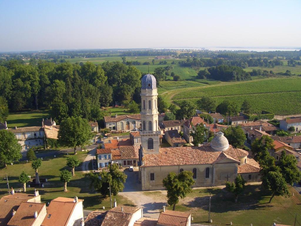 Le Medoc De Maxou Bed & Breakfast Lamarque Exterior photo